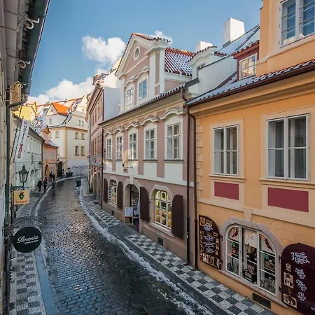 Golden Sheep Near Charles Bridge Πράγα
